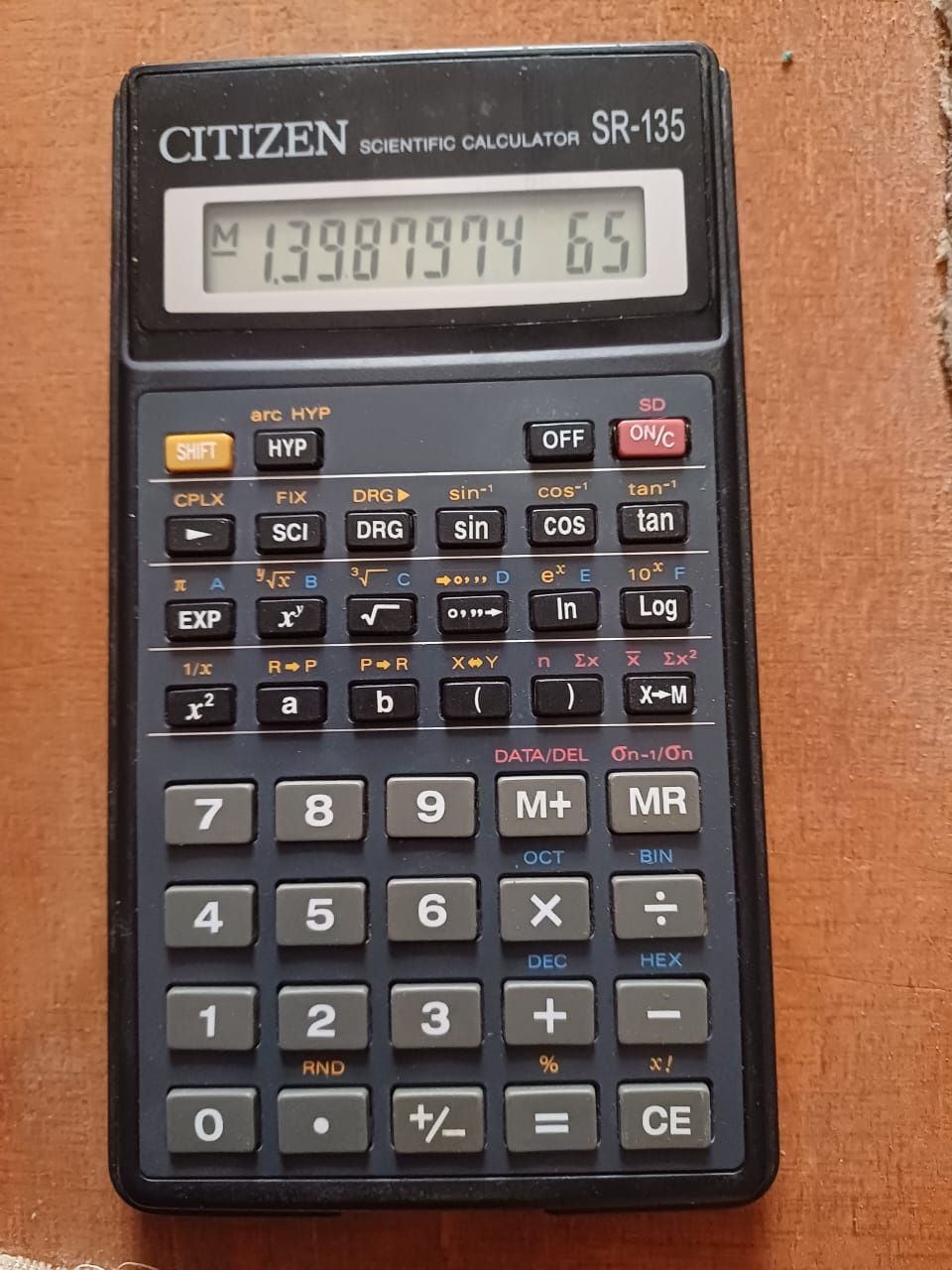 Продам инженерный калькулятор Casio fx85es