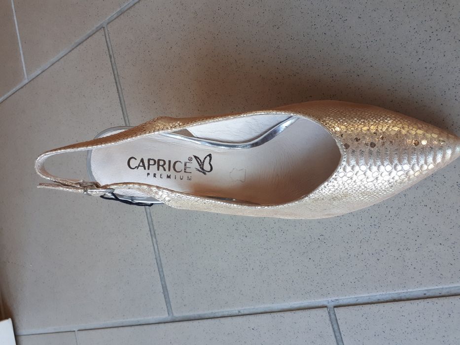 Czółenka Caprice