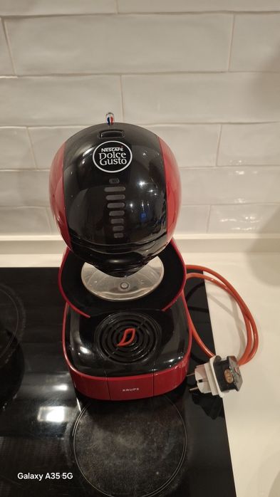 Vendo maquina de cafe dolce gusto e torradeira
