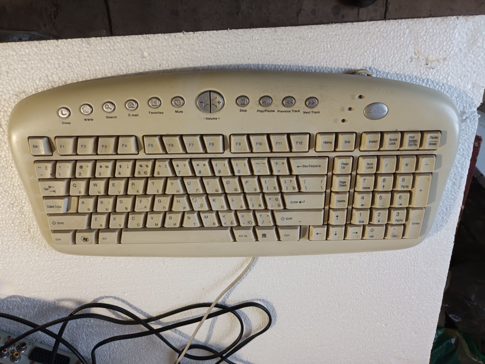 Вінтажна клавіатура А4 Tech