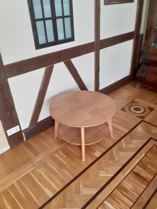 Stolik kawowy dębowy  okrągły fi 70 z półką ( do nabycia od zaraz)