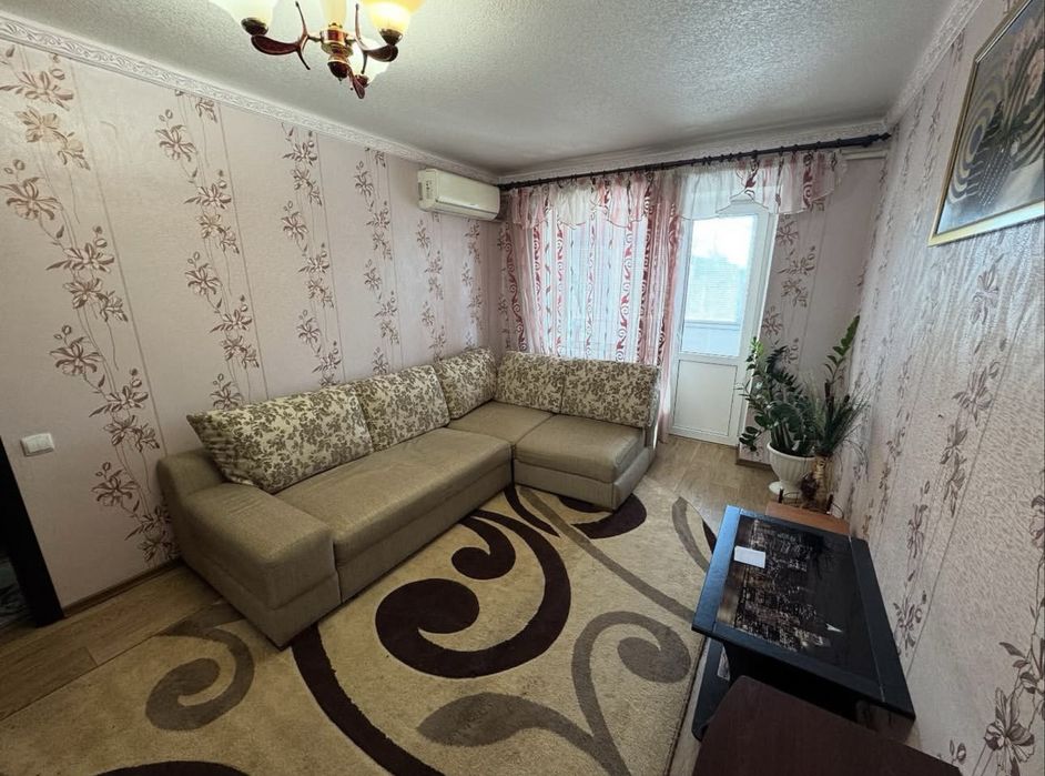 Продается 2к. квартира возле Самолета