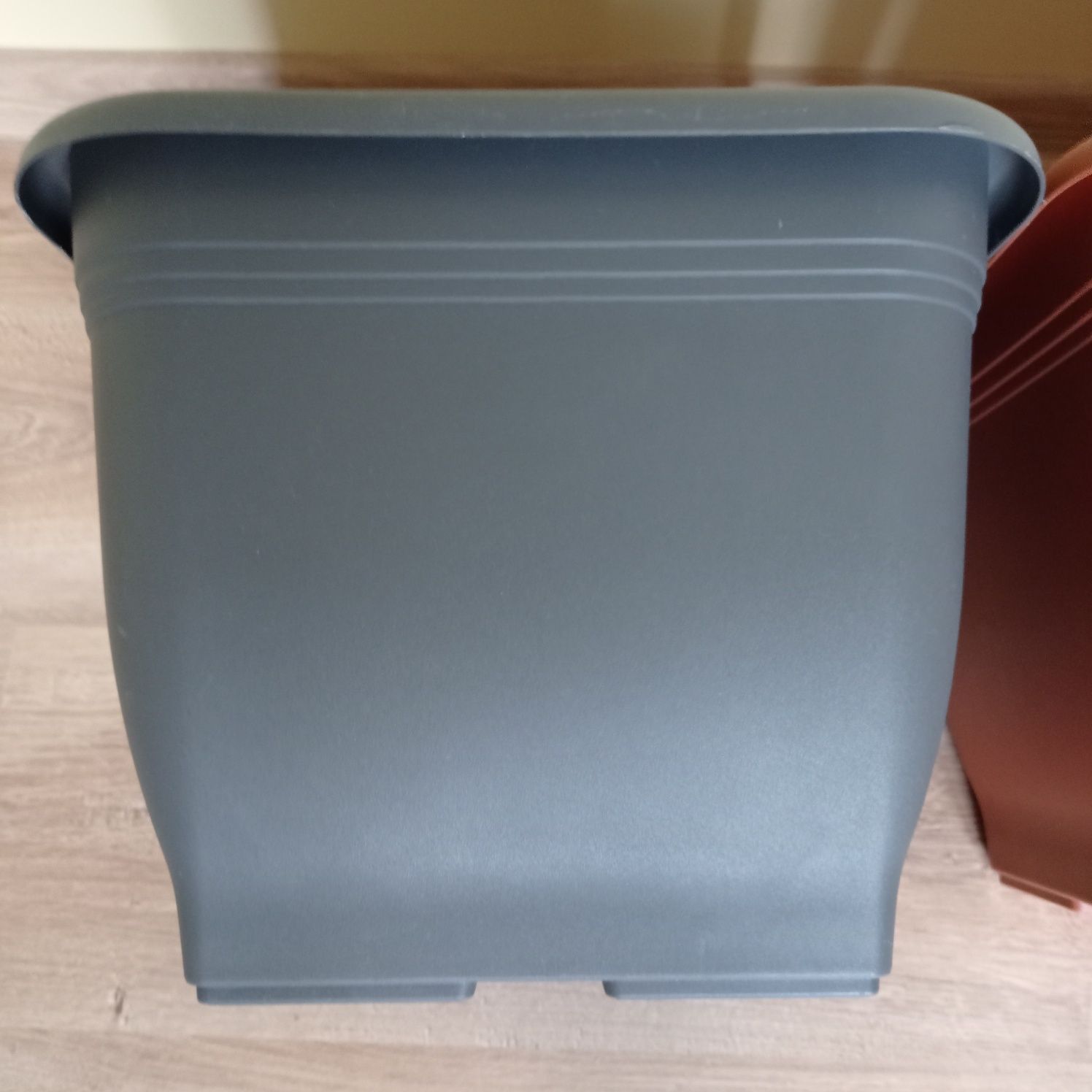Doniczki plastikowe  kwadratowe 32/27 cm