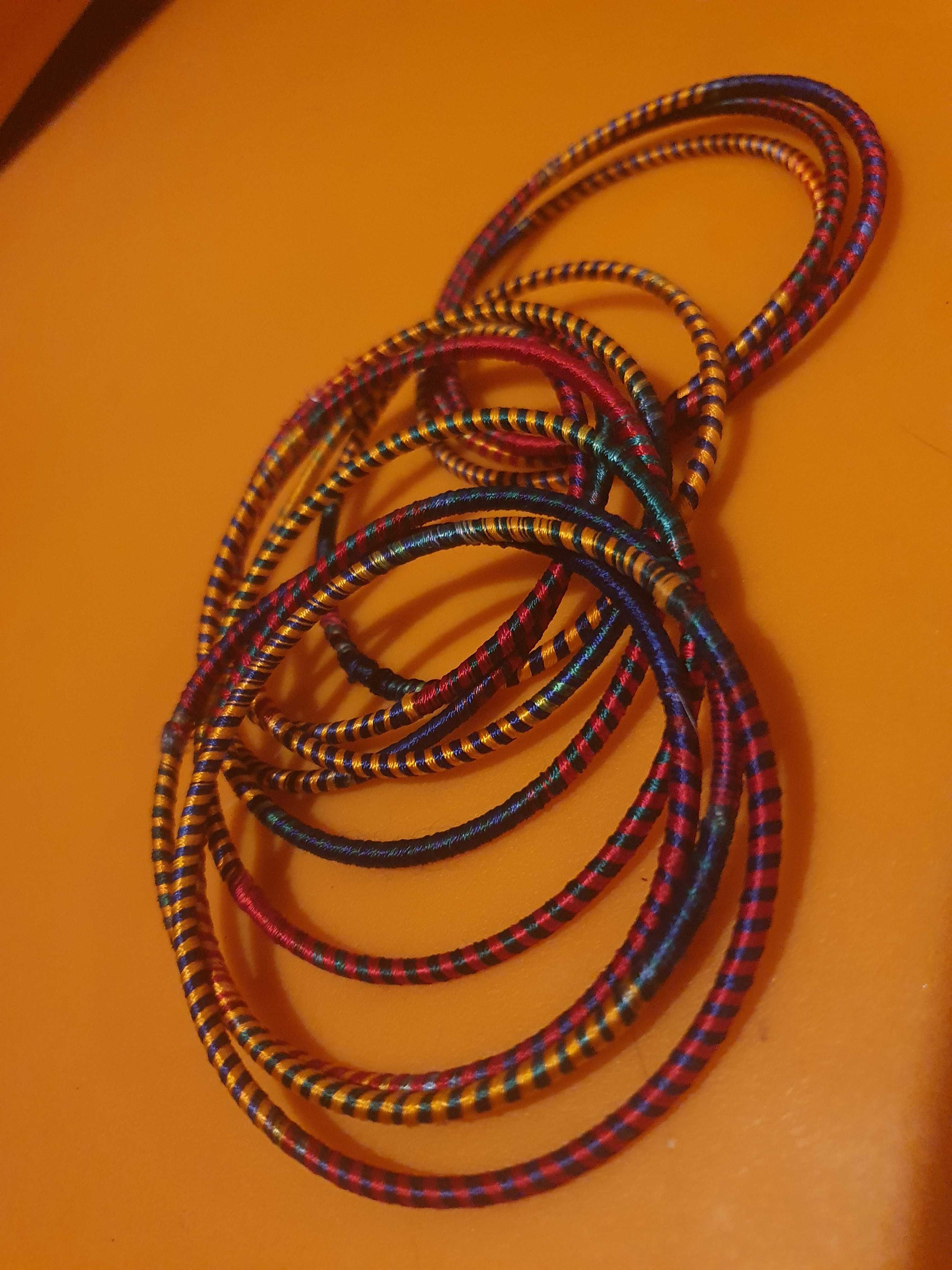 Komplet 12 bransoletek wielokolorowych