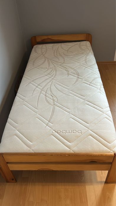 Łòżko z materacem 90x200