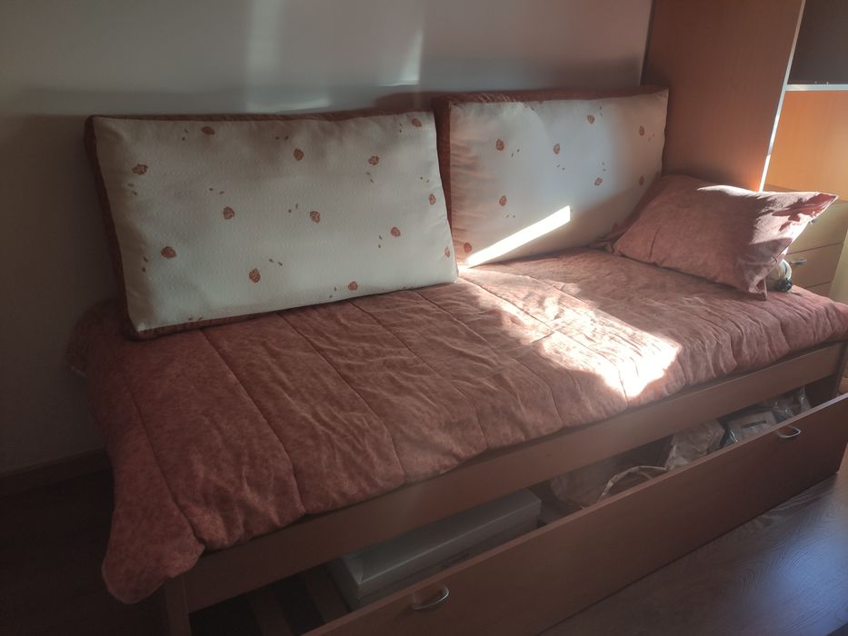 Quarto juvenil ótimo