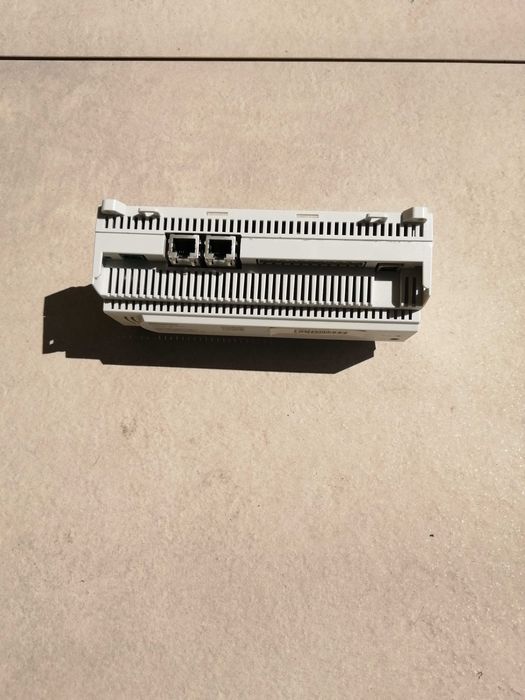 DXR2.E18-101A SIEMENS Kompaktowy sterownik automatyki pomieszczeniowej