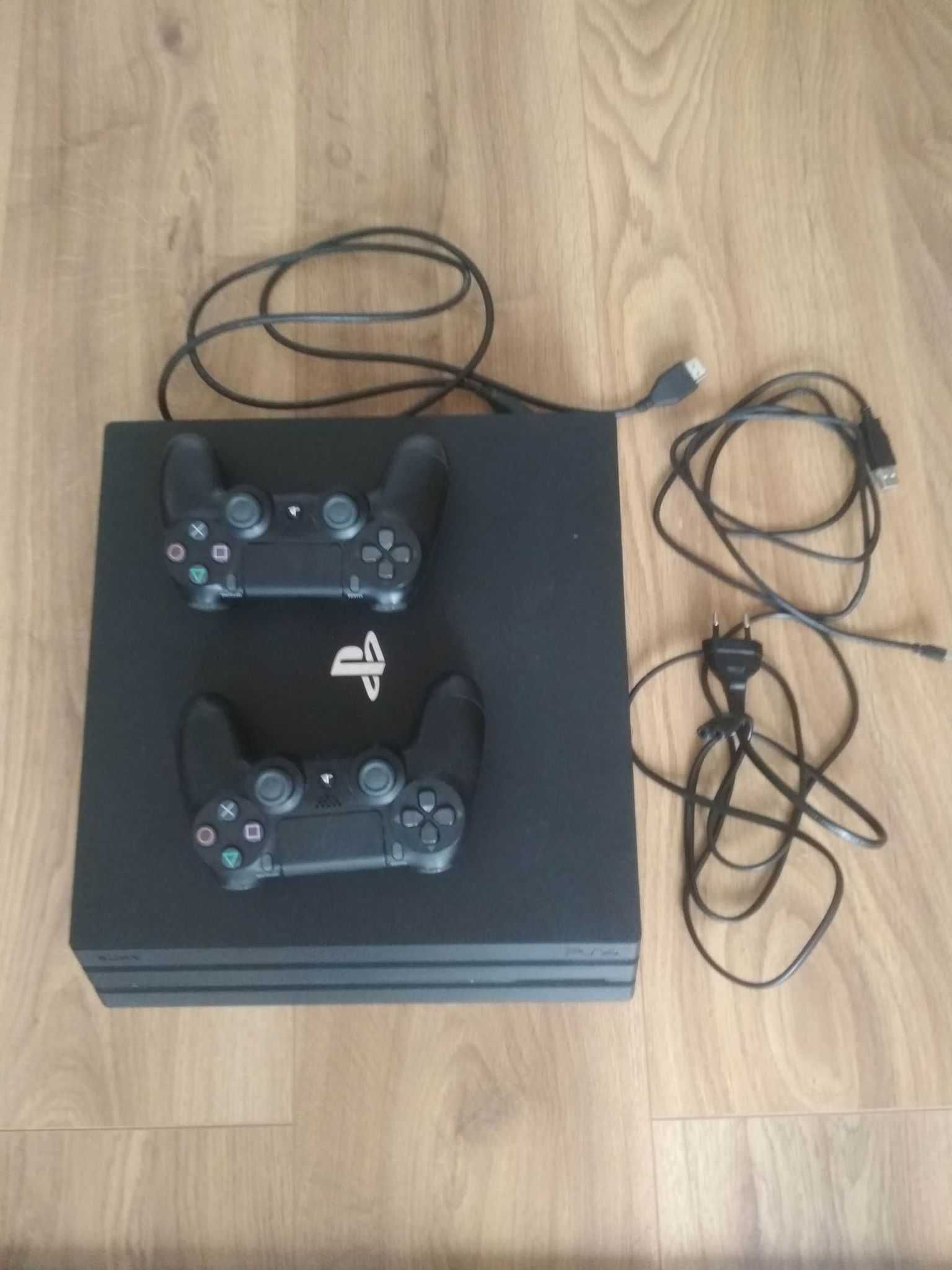 Ps4 PRO, dwa pady i gry