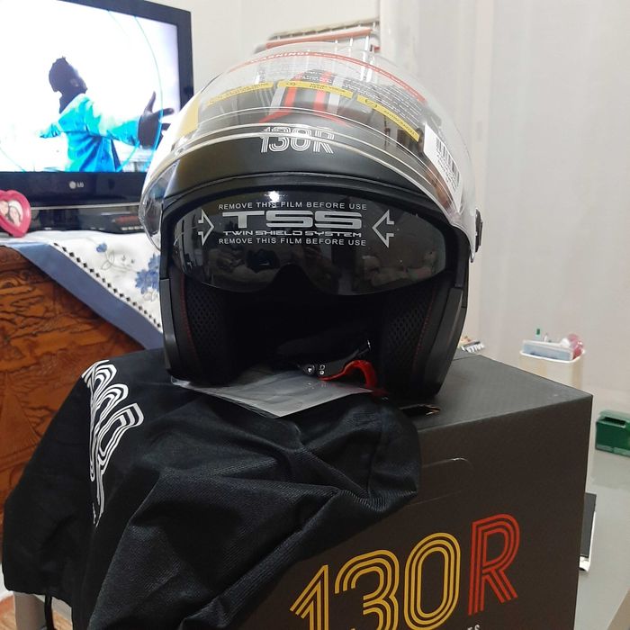 Capacete 130R Arida Matt Black/Red novo