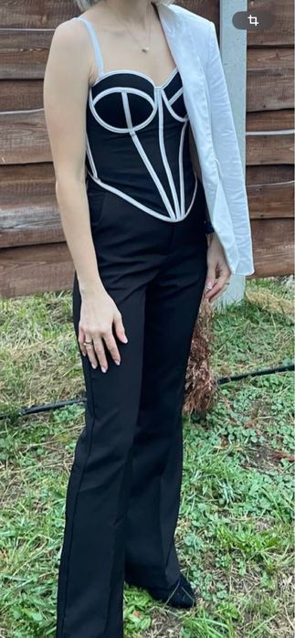 Чорно-білий корсет