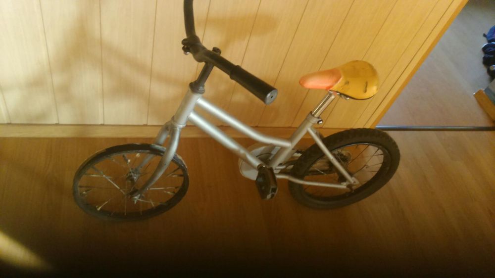Sprzedam rowerek dla dziecka od 3-6 lat.
