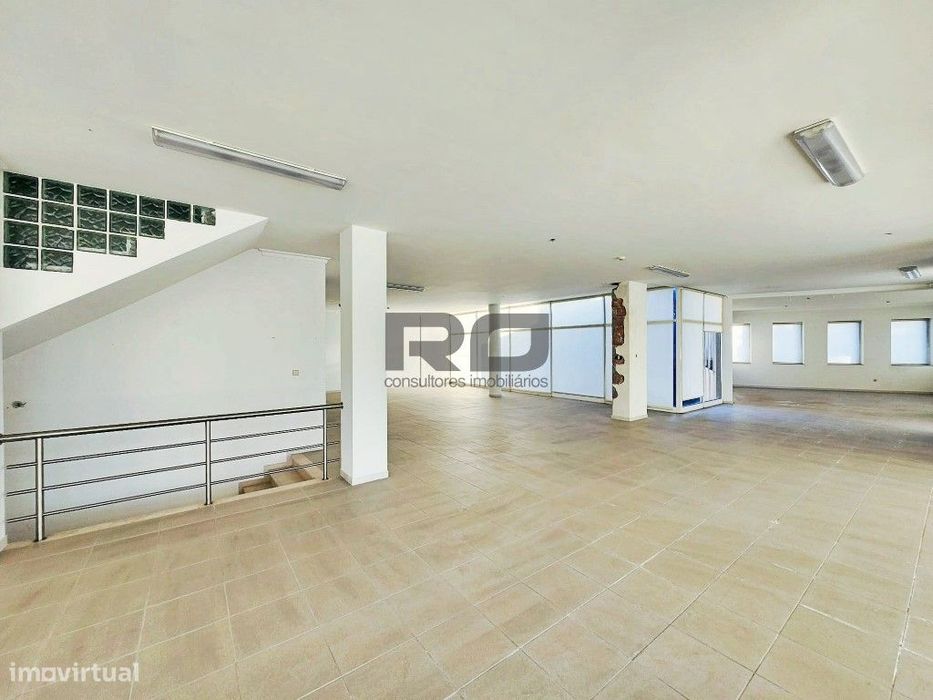 Armazém com excelente visibilidade