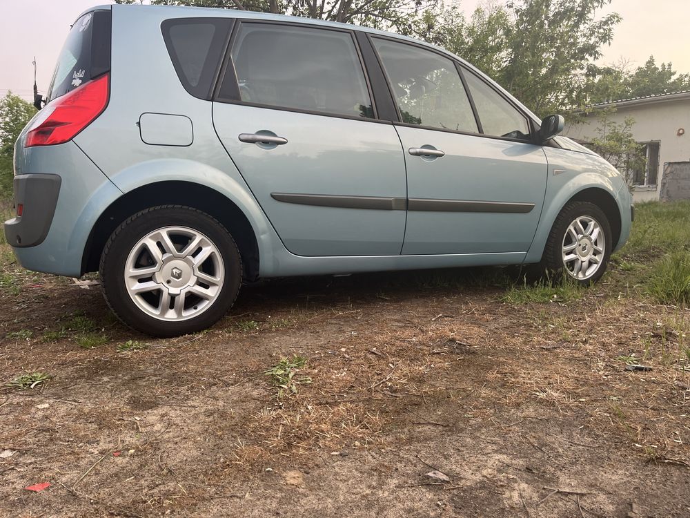 Продам Renault Scenic 1,5 dci