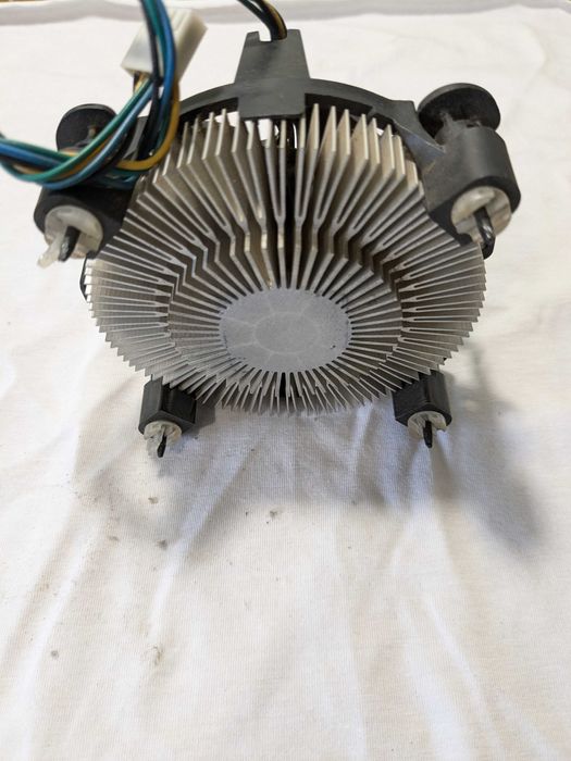 Вентилятор  12 вольт.