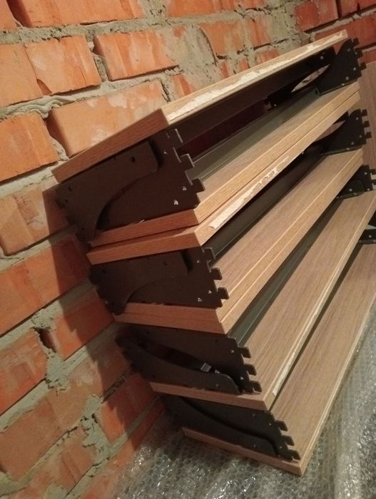 Полочка  под стелаж