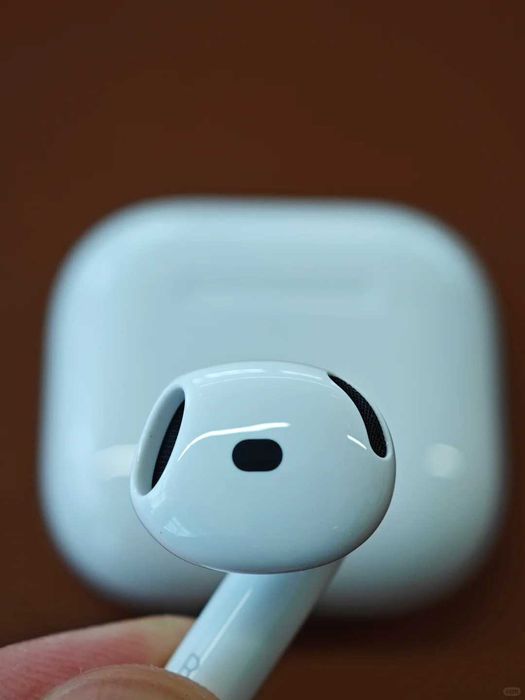 Słuchawki bezprzewodowe Apple AirPods 4 gen • Komplet