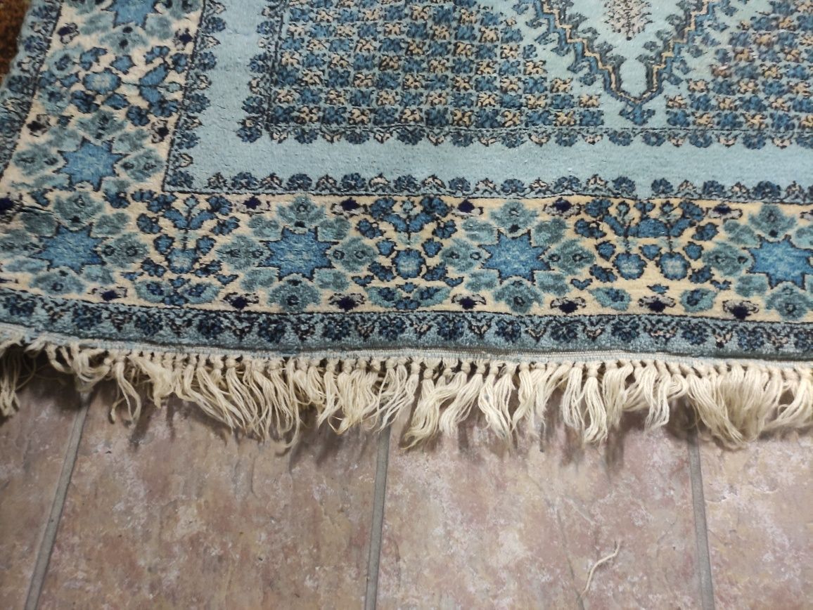 Tapete azul de origem Marrocos
