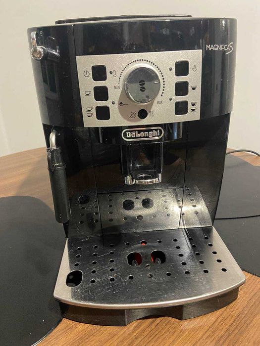 Кавомашина DELONGHI Magnifica S