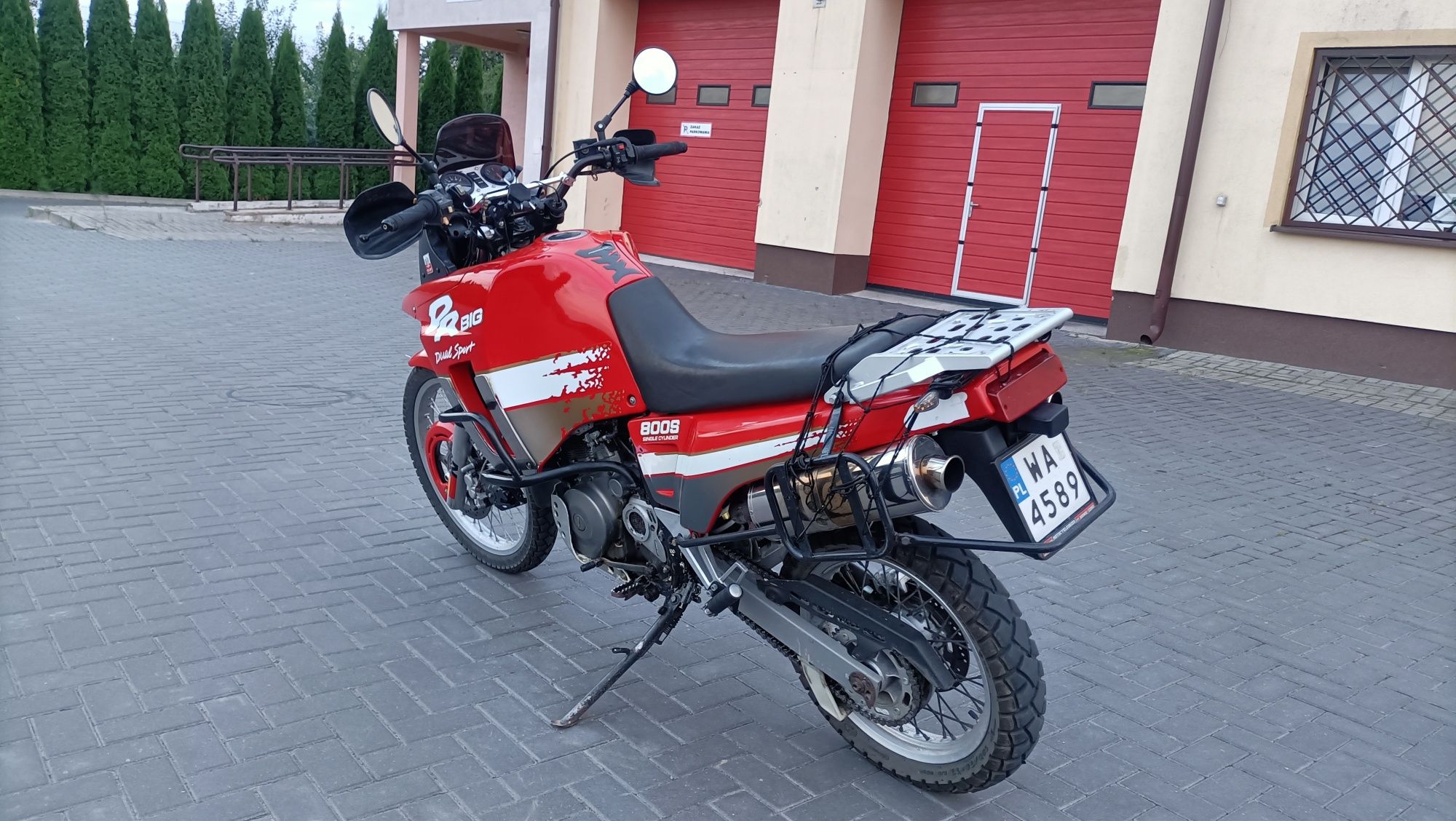 Suzuki DR 800 big