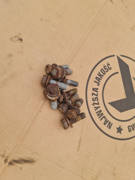 Hak holowniczy nissan murano z50 . Thule . Wypinany . Komplet !