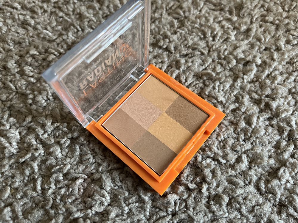 Rimmel 002 Honeycomb Lasting Radiance bronzer puder brazujacy