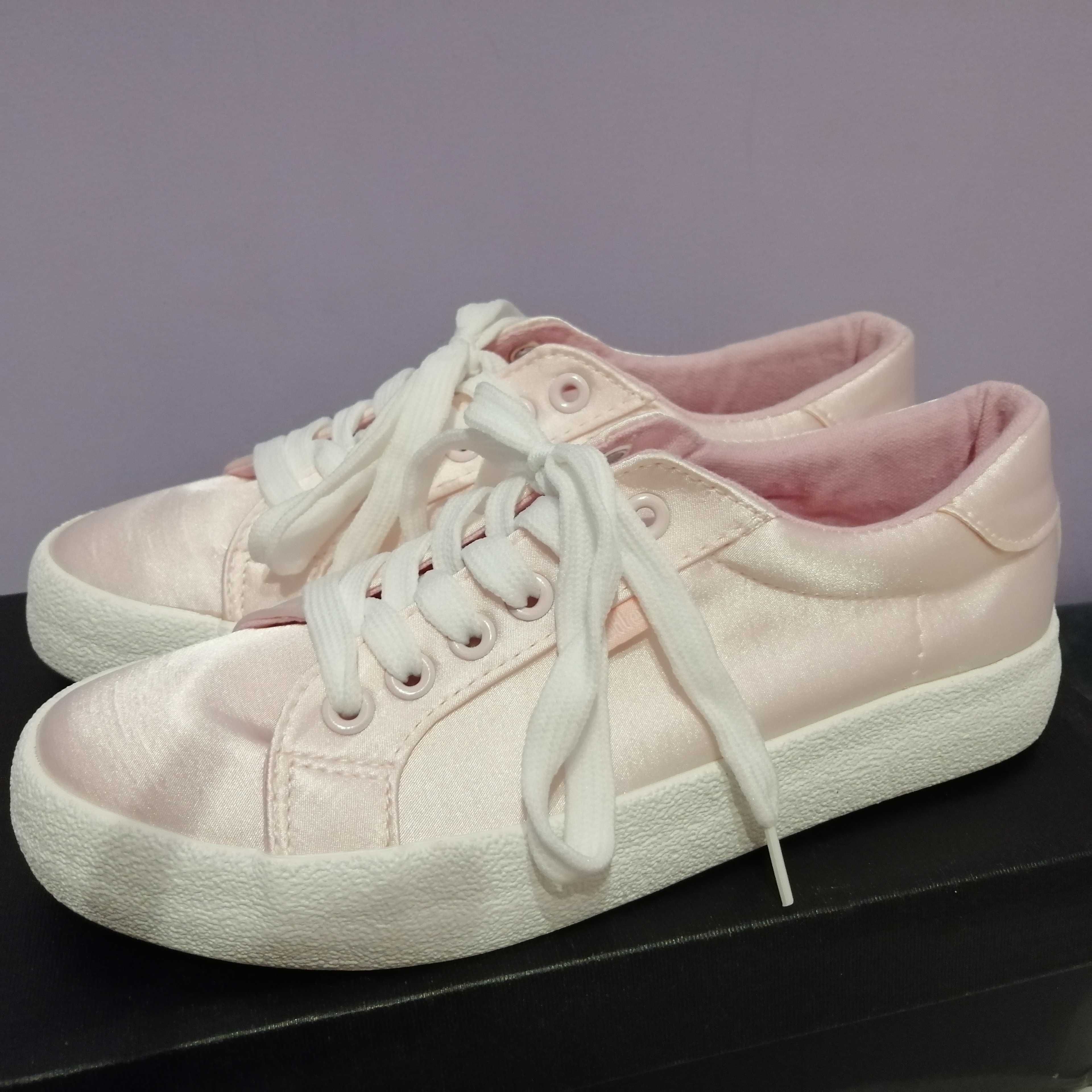 Nowe różowe satynowe satyna trampki tenisówki buty Renee 37