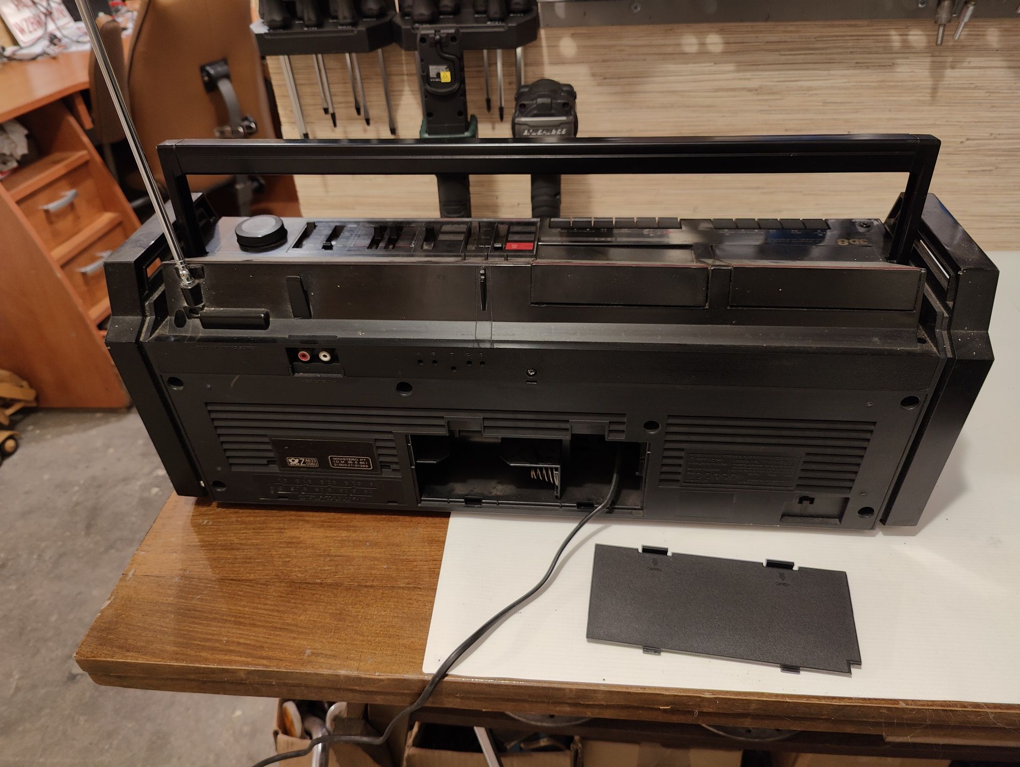 Hitachi super woofer 3D radiomagnetofon Sprawny
