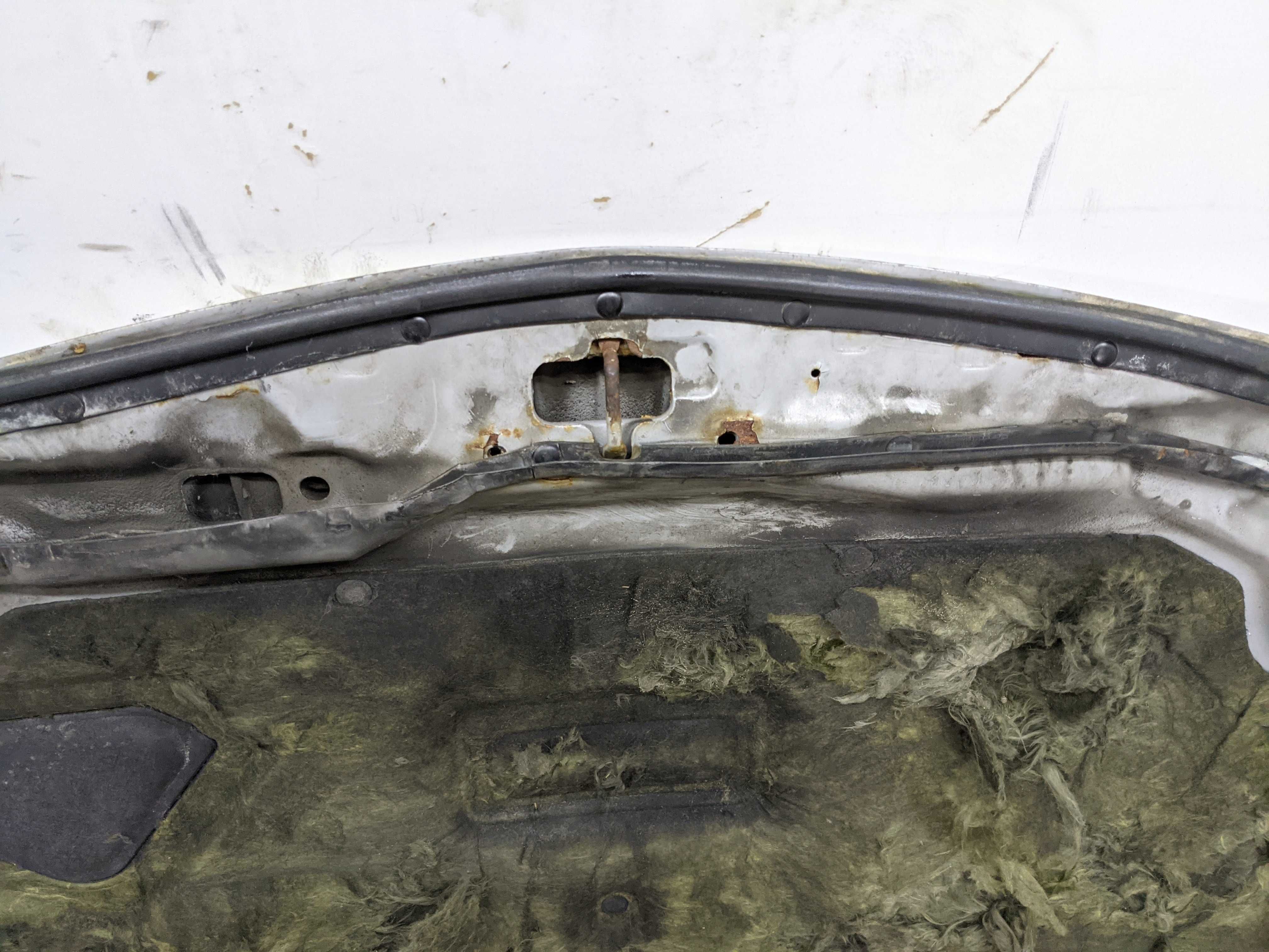 Mazda Premacy I Maska Pokrywa Silnika Lakier 22V