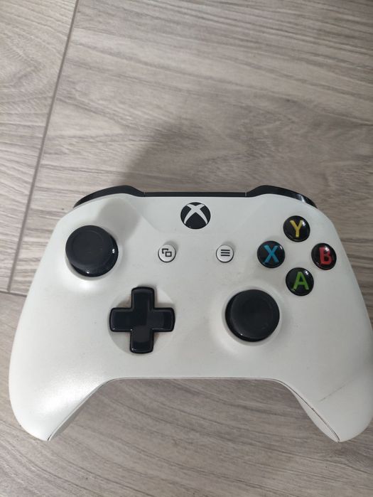 Xbox one S 1 TB в гарному стані