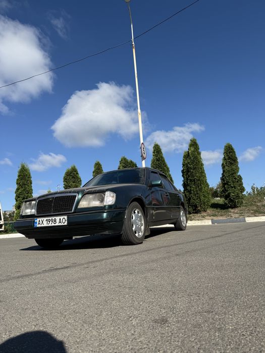 Mercedes-Benz E200 w124