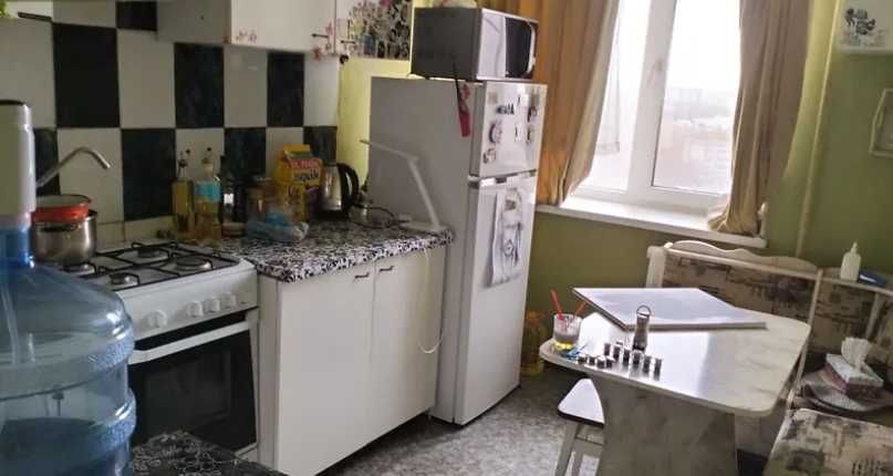 +Продам 1 ком. квартиру на Набережной  12500 дол.