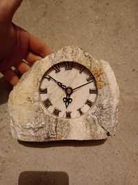 Zegar ciężki z kamienia