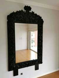 Espelho Grande com moldura em Madeira trabalhada