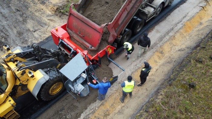 Wynajem poboczarki, układarka rozkładarka poboczy wypożyczalnia