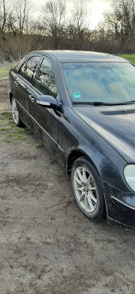 Продам Mercedes c220 w203