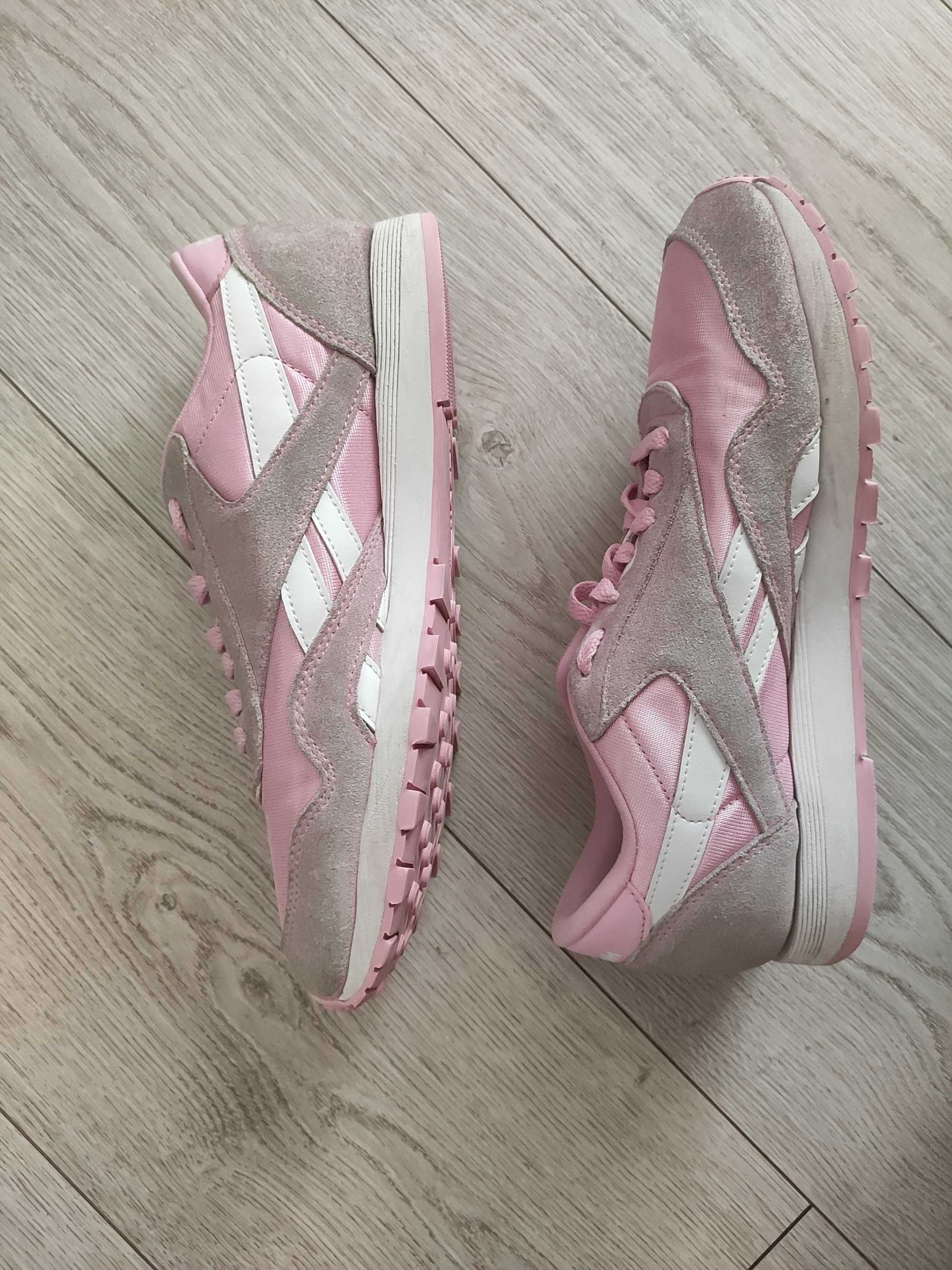 Różowe buty typu sneakersy Reebok