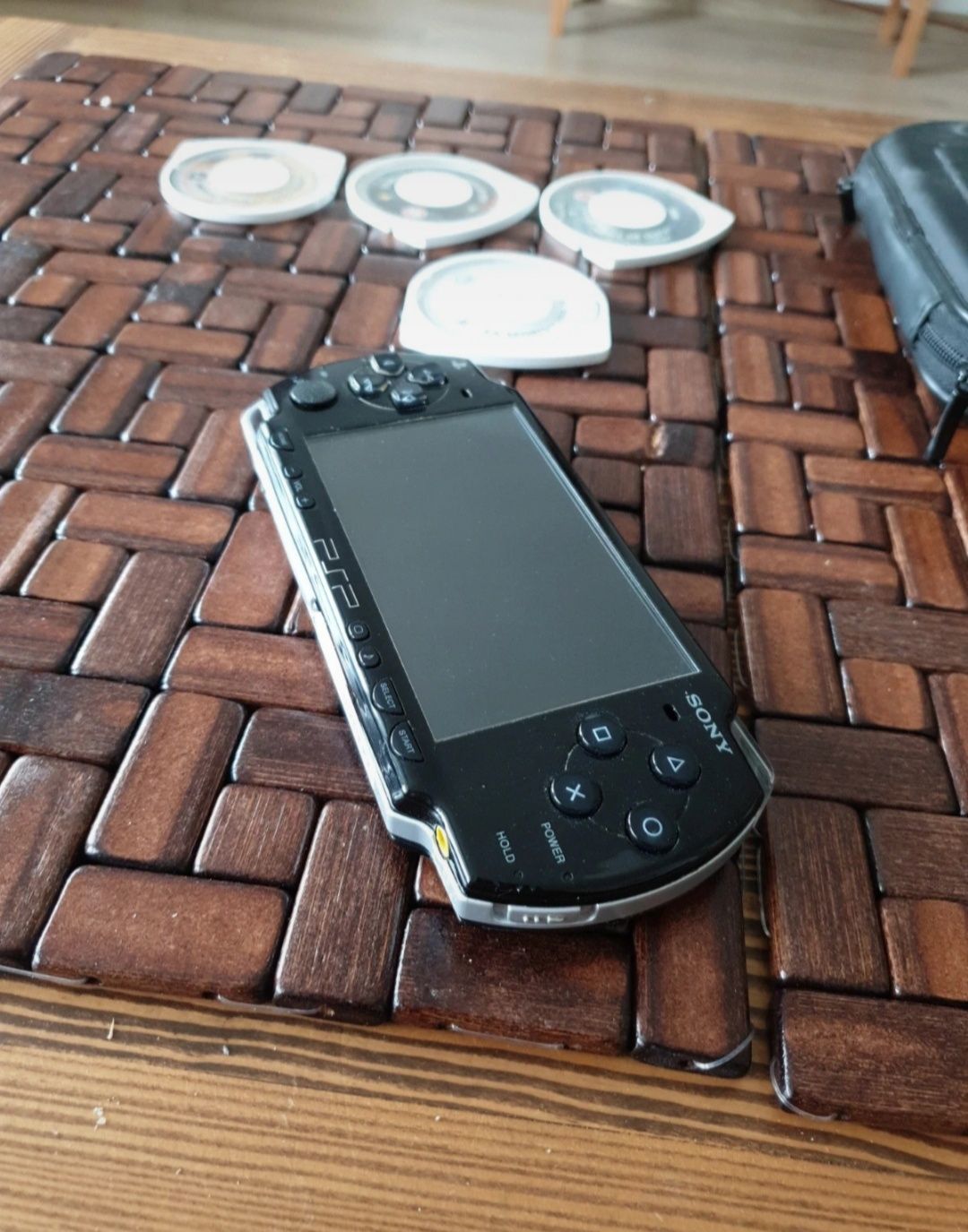 Psp 2000 z grami