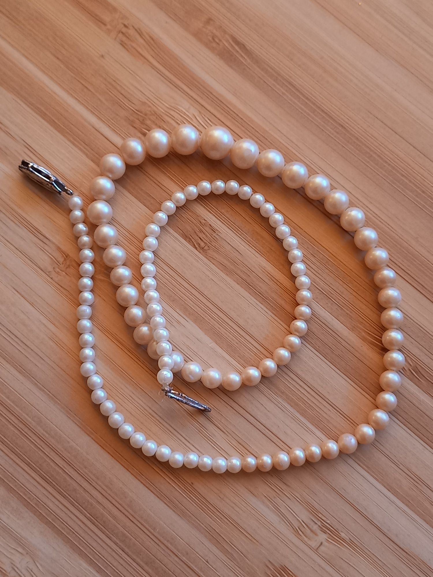 Sztuczne perły stare prl zapięcie sygnowane 835