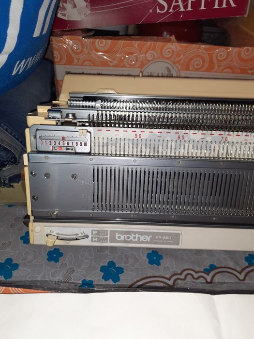 В'язальна машина двофонтурна Brother