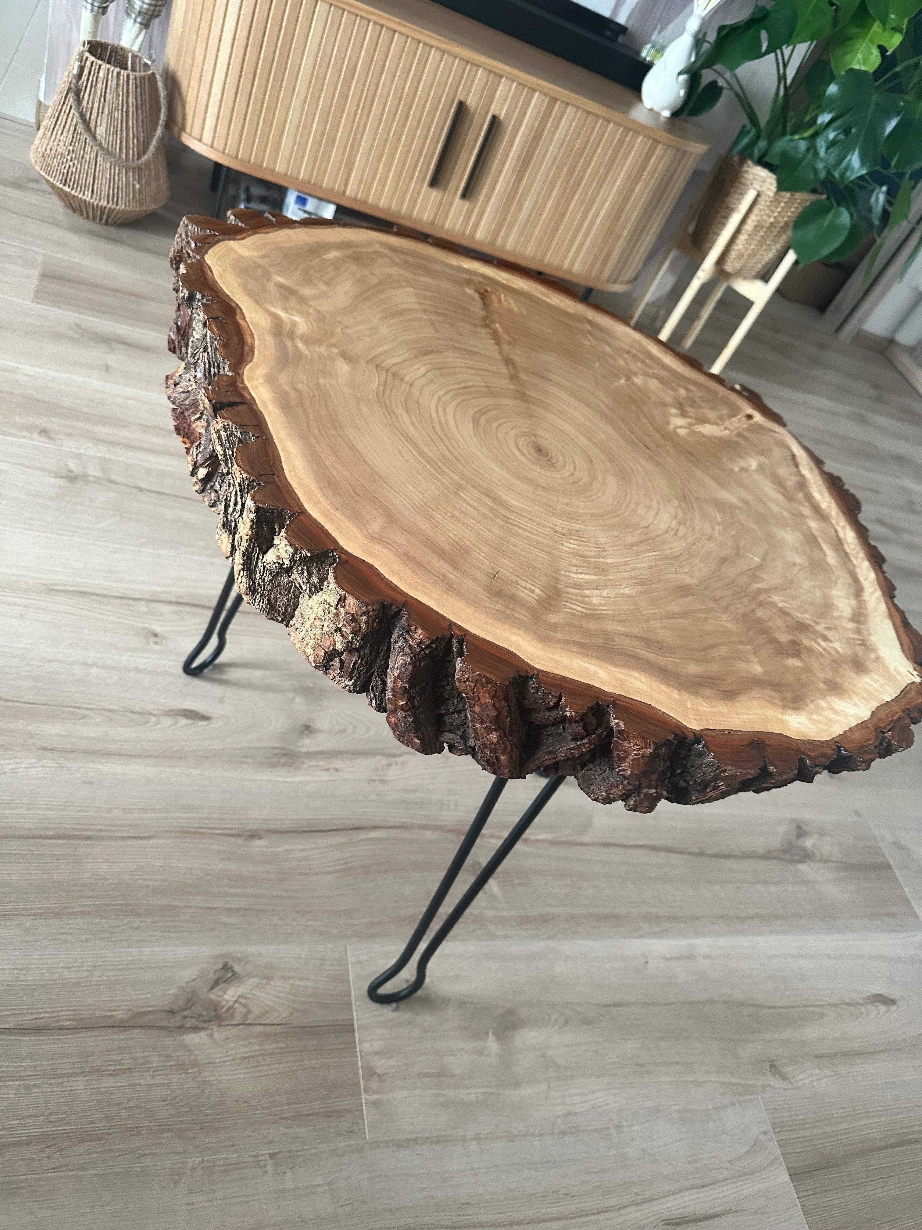 Stolik z plastra drewna