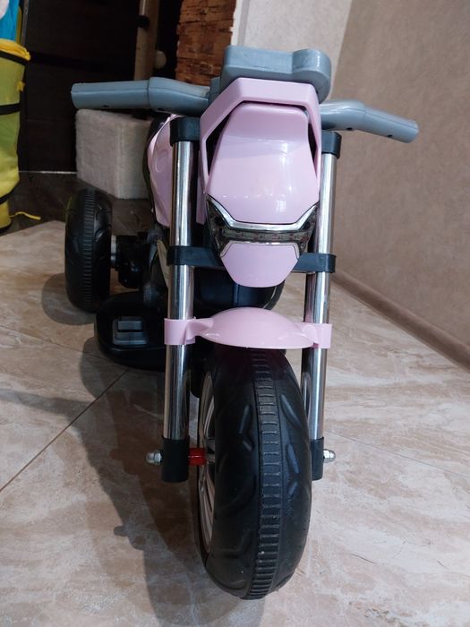 Дитячий електоро мотоцикл.