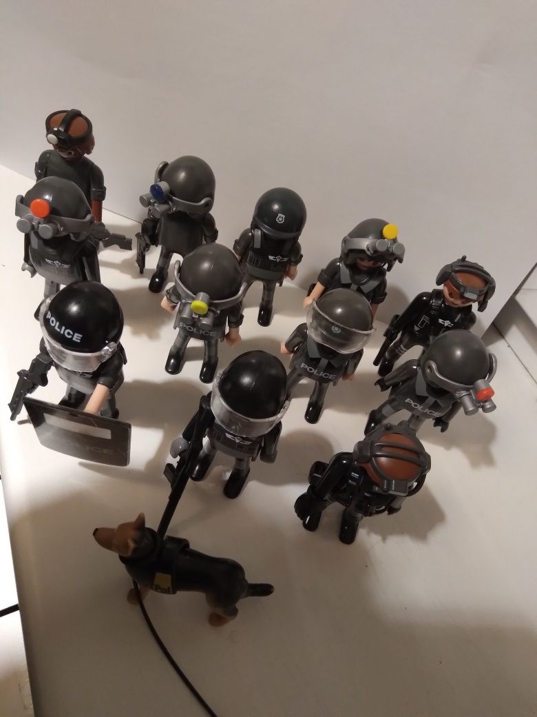 Figurki playmobil policja