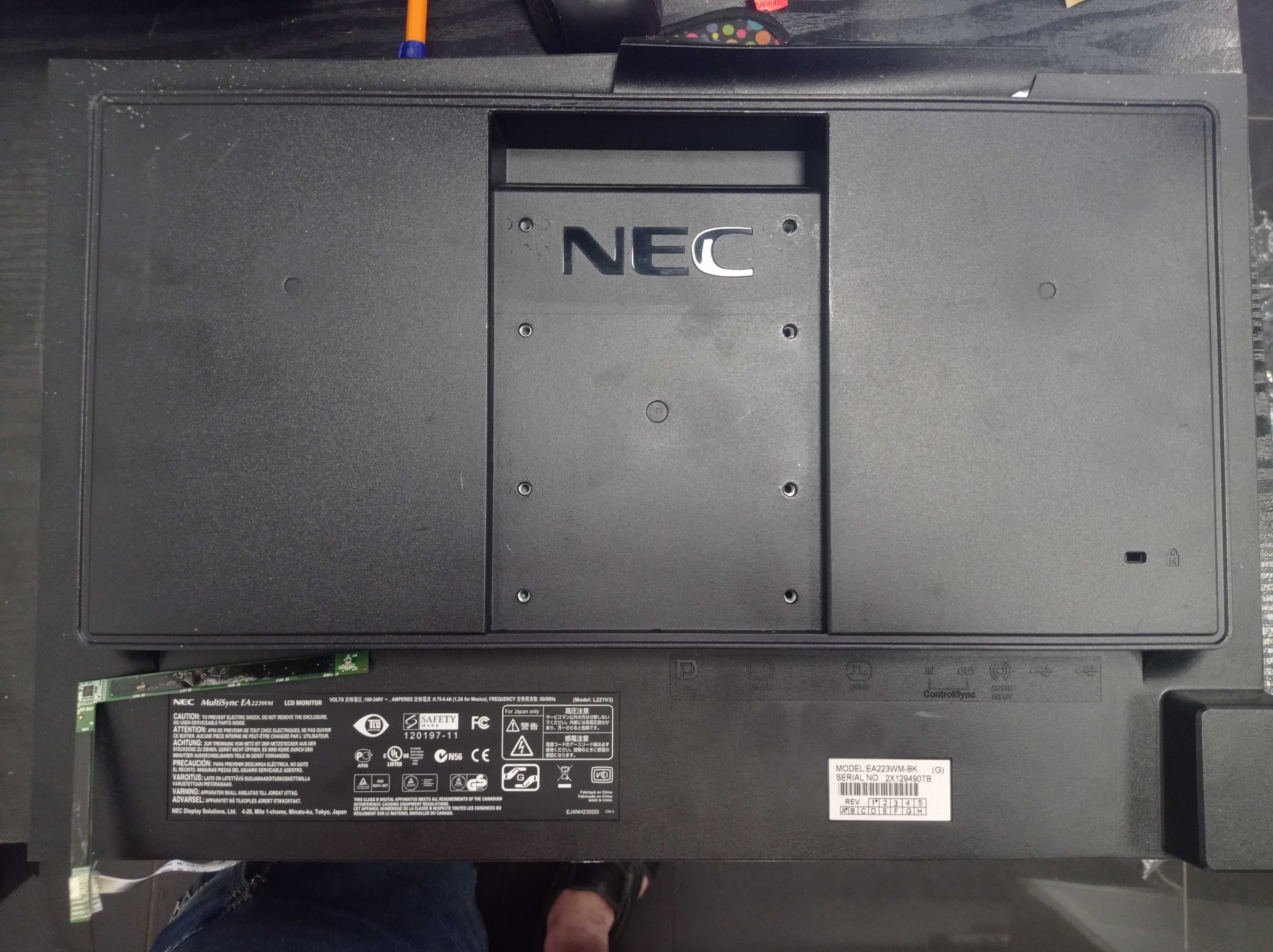 Монитор 22" NEC MultiSync EA223WM