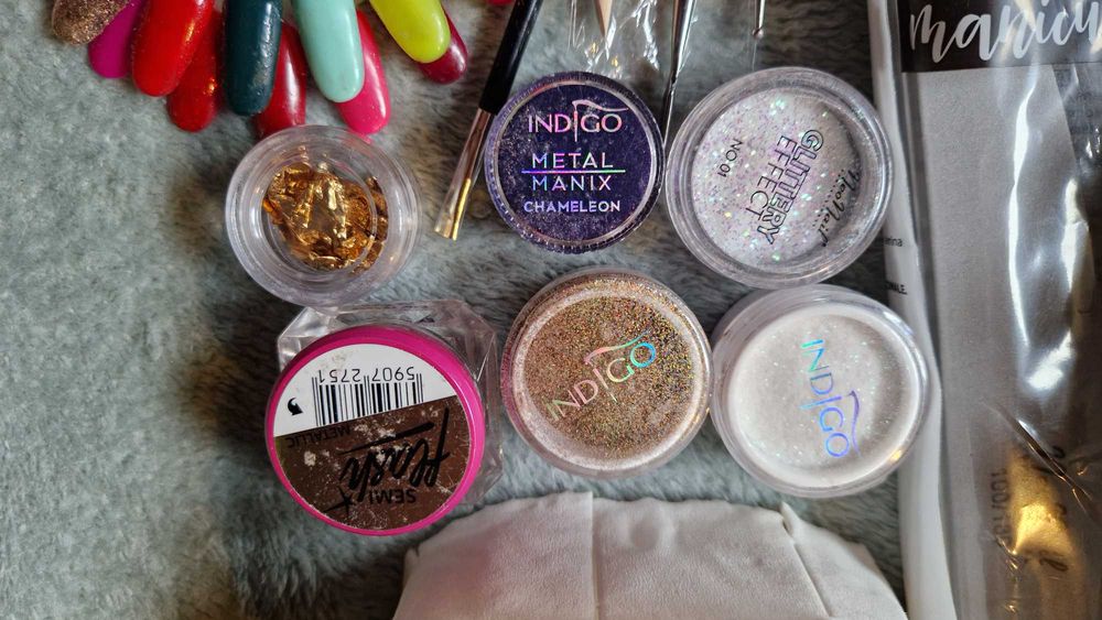 Zestaw do  hybryd (lampa Semilac, 28 lakierów, pyłki, narzędzia)