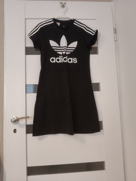 krótka, czarna sukienka adidas