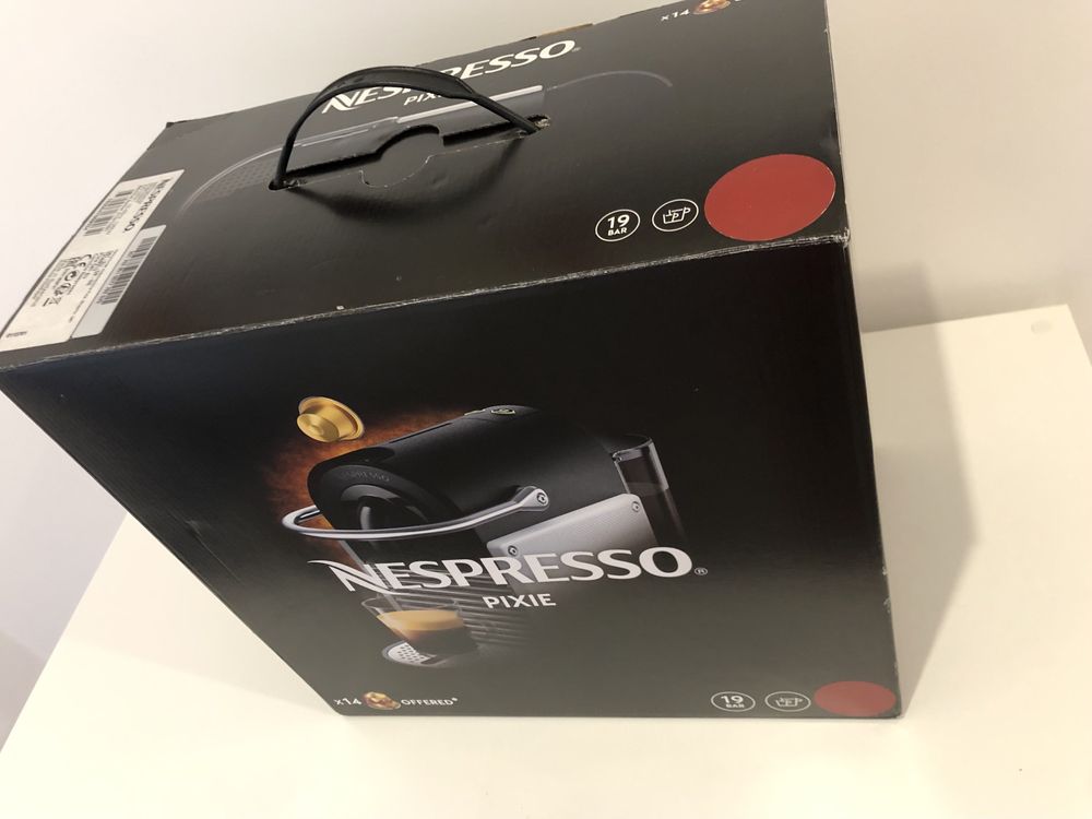 Nespresso Pixie Electric Red