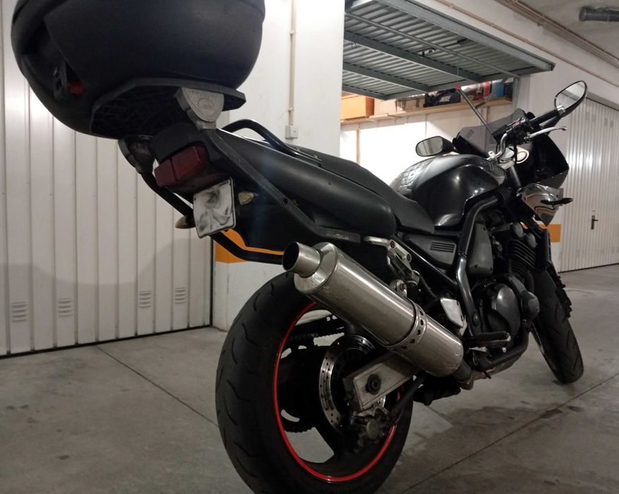 Moto Yamaha FZS 600 Fazer