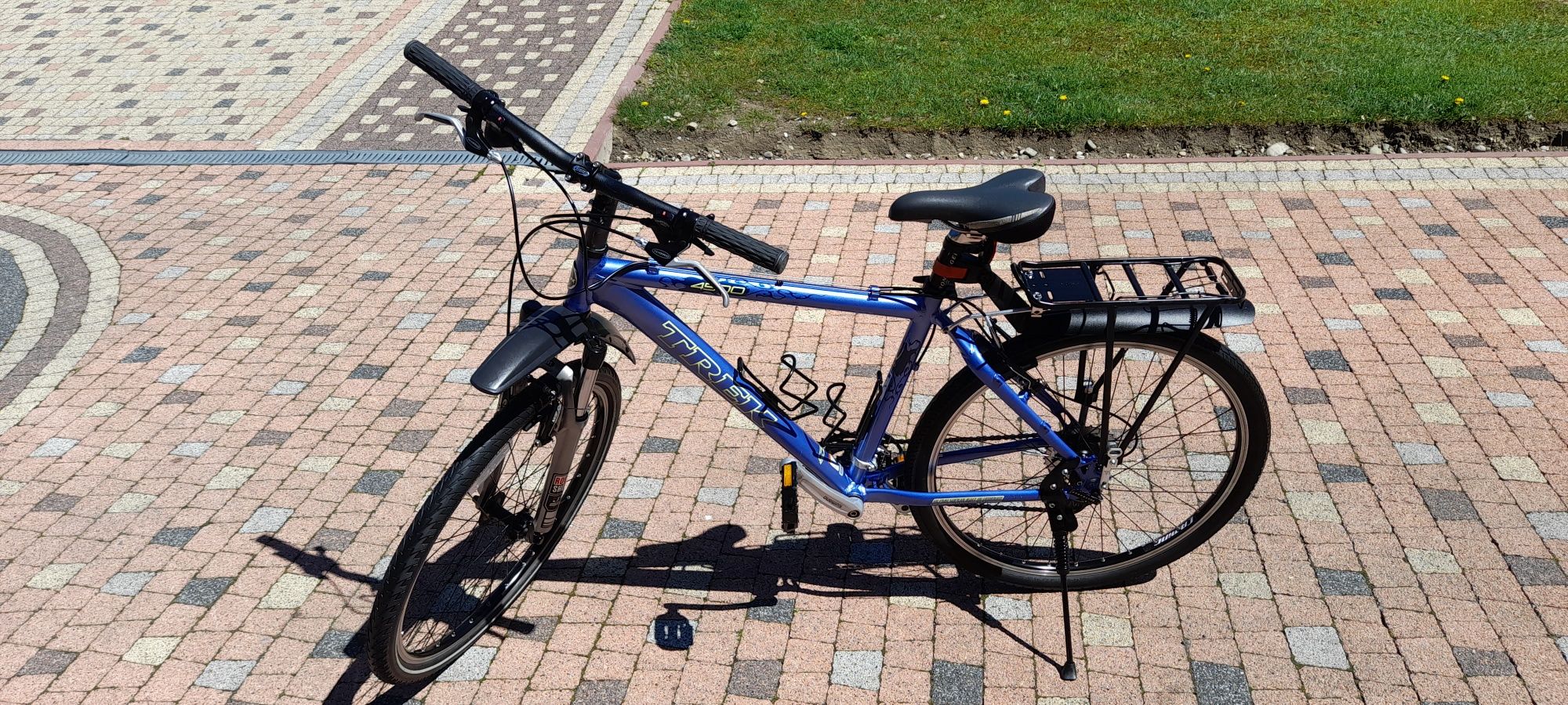 Rower Alu. TREK 4500/ Koła 26"/rama 18"/DEORE 3x9/Amortyzator 
Posiada