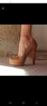 Sapatos de salto alto em pel novos
