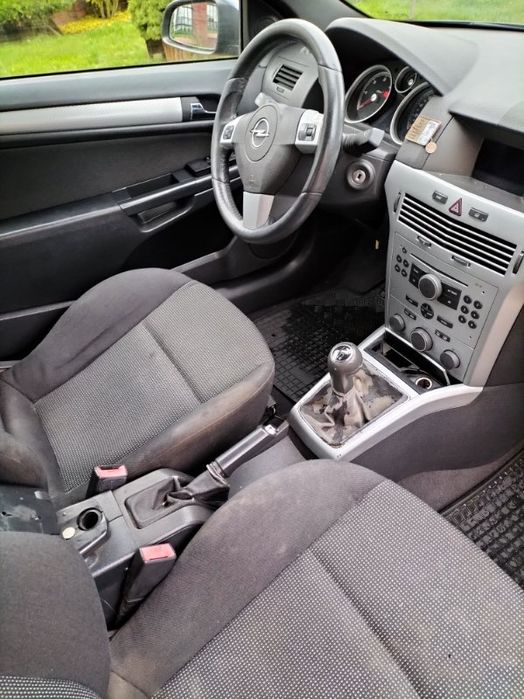 Opel Astra GTC  1.7